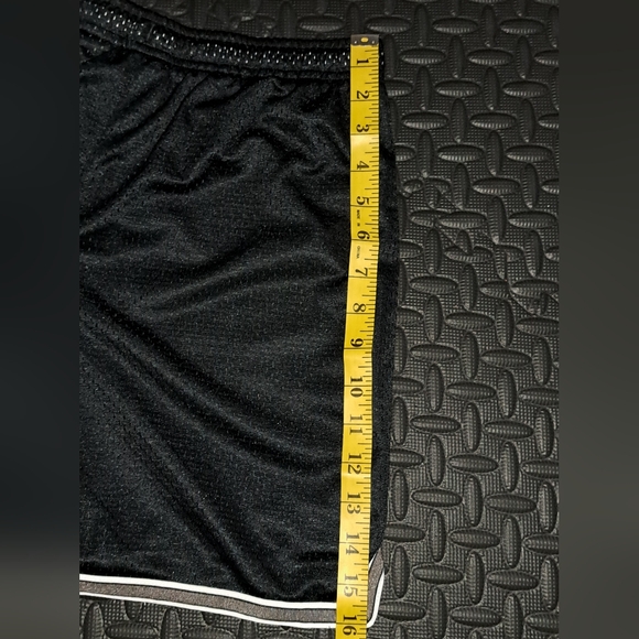 Nike atheltic/ basketball shorts - Picture 11 of 12